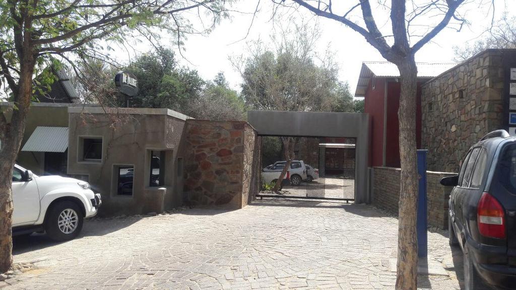 The Village Courtyard Suites & Executive Apartment Windhoek Kültér fotó